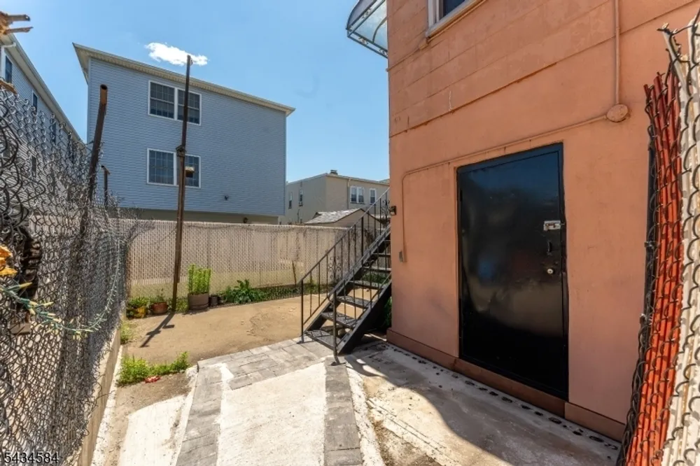 416 S 5th St, Elizabeth, NJ 07206