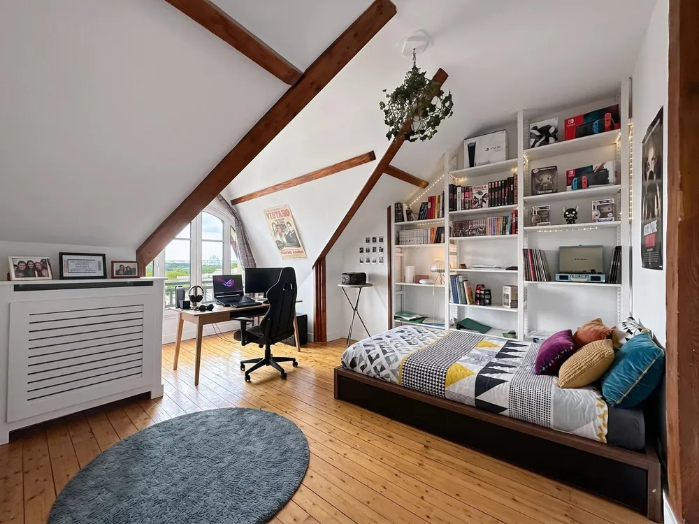 Suresnes, 92150, France