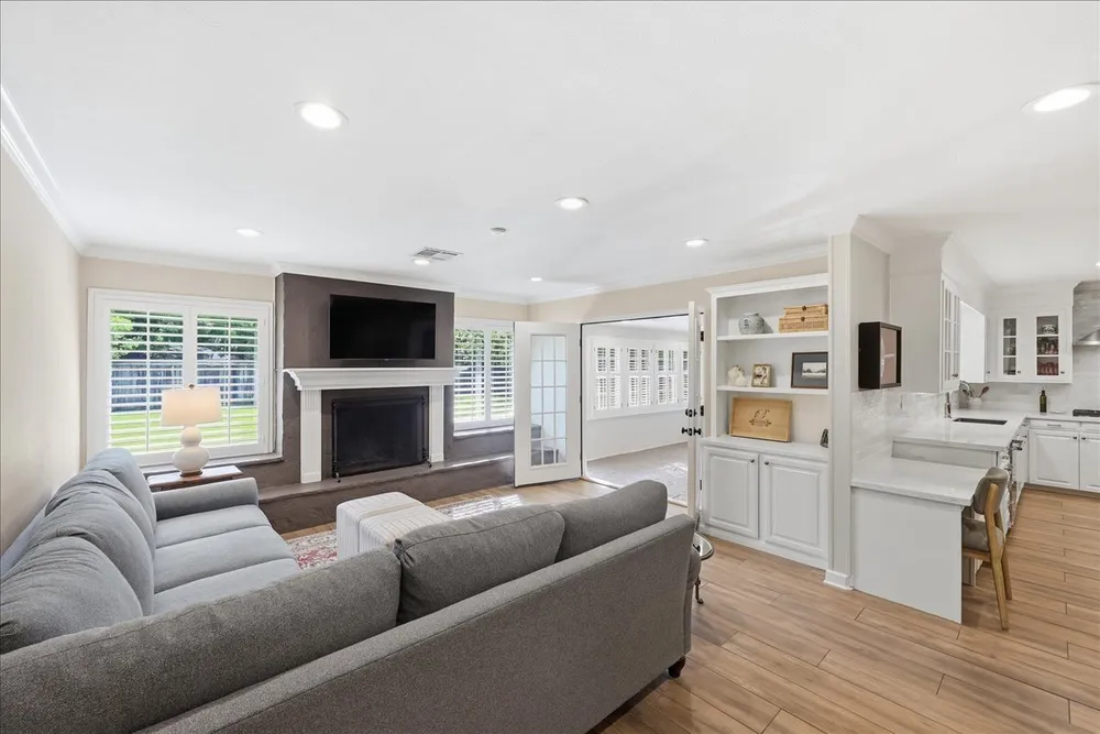 675 Belvedere Dr, Beaumont, TX 77706