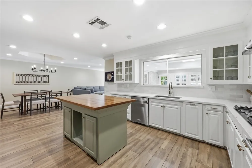 675 Belvedere Dr, Beaumont, TX 77706