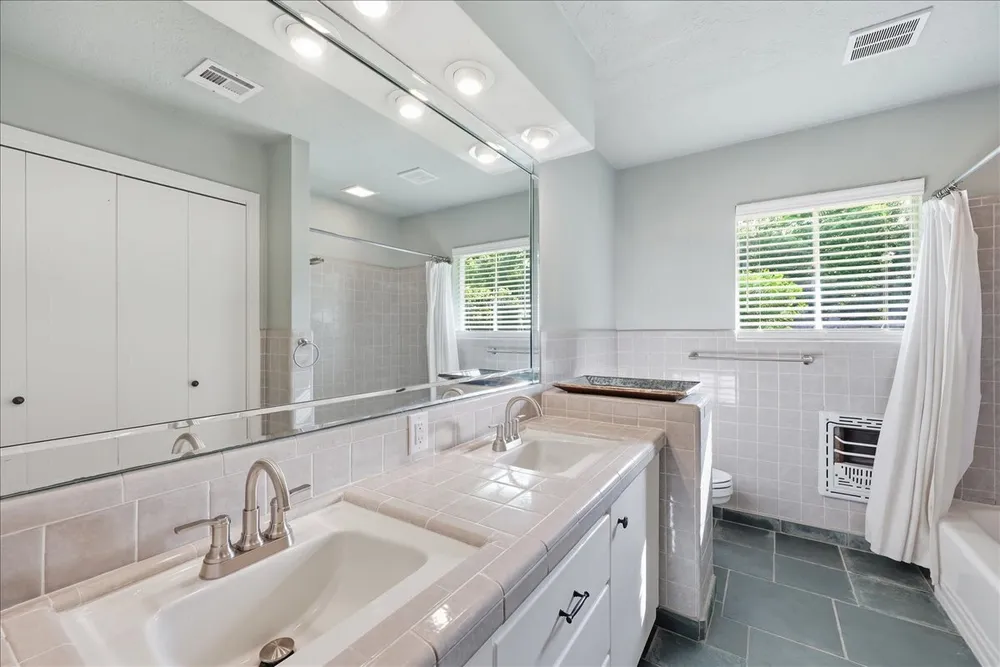 675 Belvedere Dr, Beaumont, TX 77706