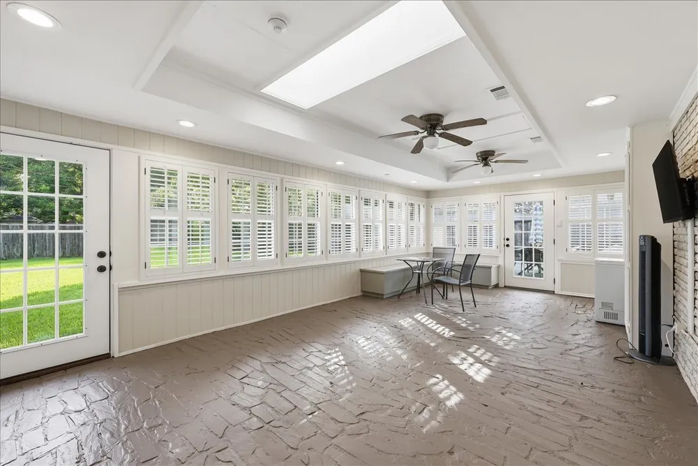 675 Belvedere Dr, Beaumont, TX 77706