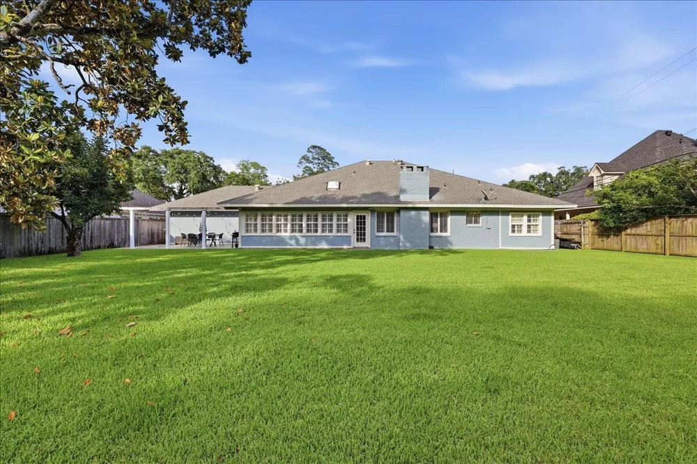 675 Belvedere Dr, Beaumont, TX 77706