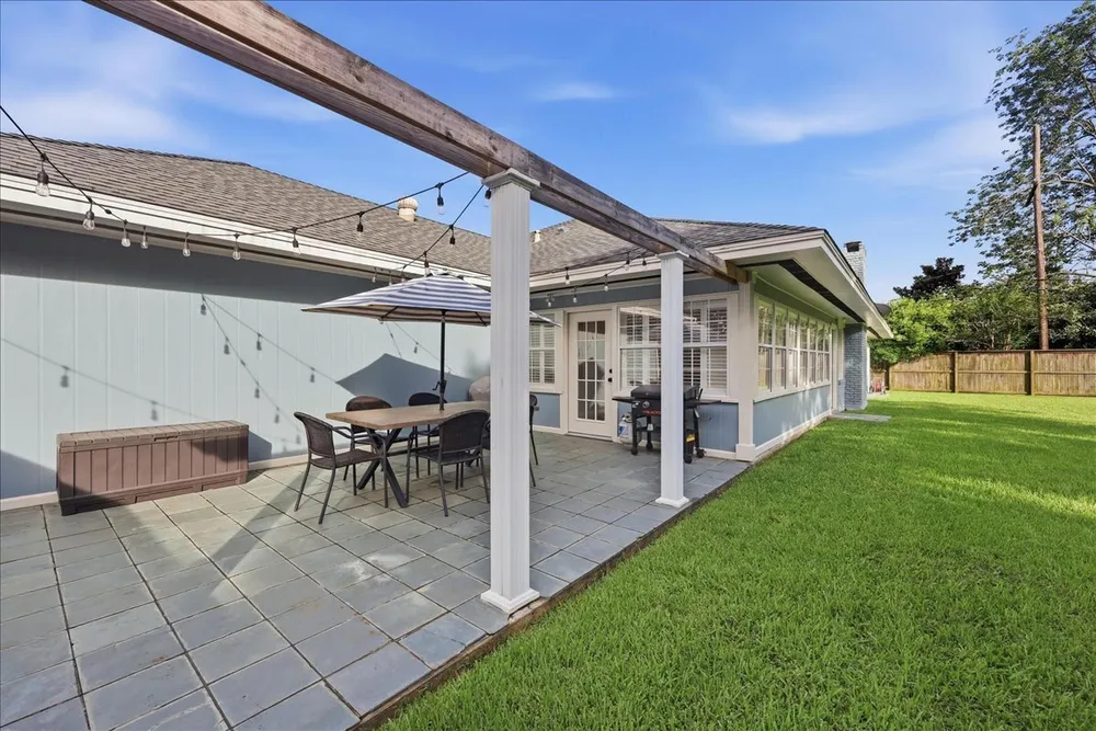 675 Belvedere Dr, Beaumont, TX 77706