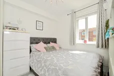 Pioneer Way, Watford
