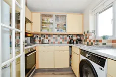 Pioneer Way, Watford