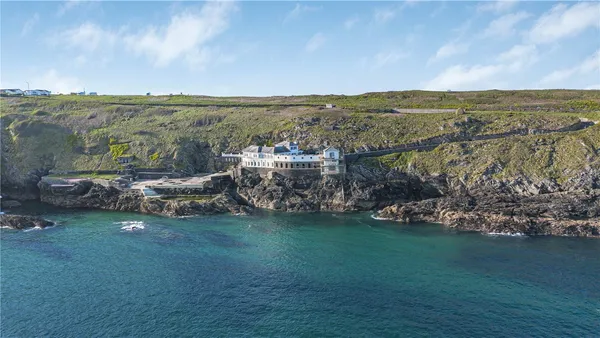 Esplanade Road, Newquay, TR7 photo 3