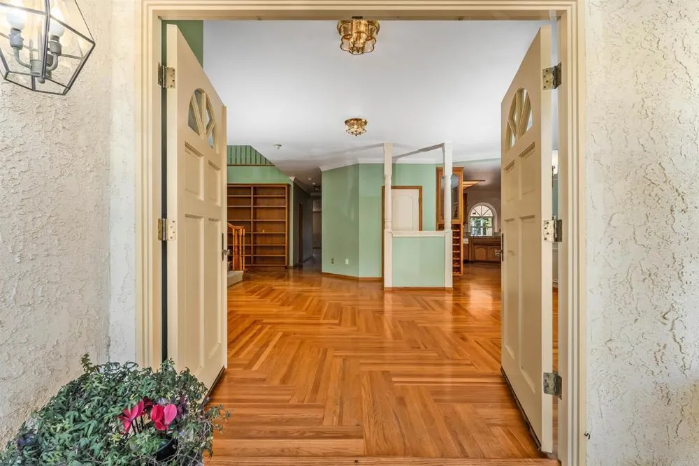 2731 Schenley Terrace, San Diego, CA 92122
