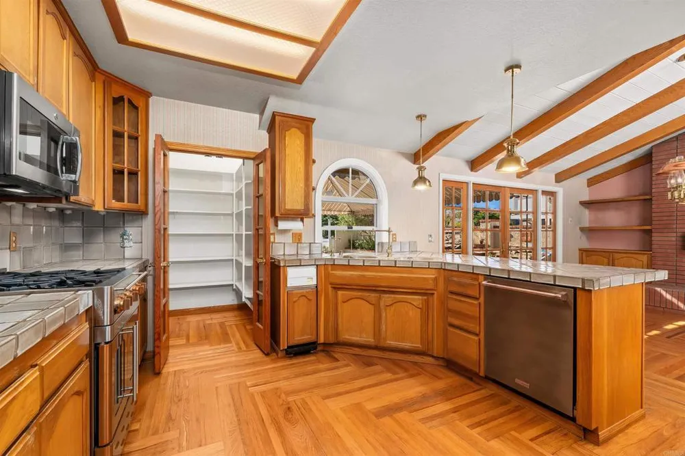 2731 Schenley Terrace, San Diego, CA 92122