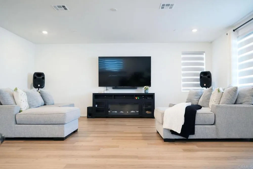 1816 Tapaderos St, Hemet, CA 92545