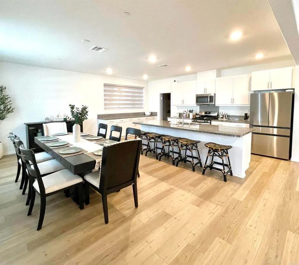 1816 Tapaderos St, Hemet, CA 92545