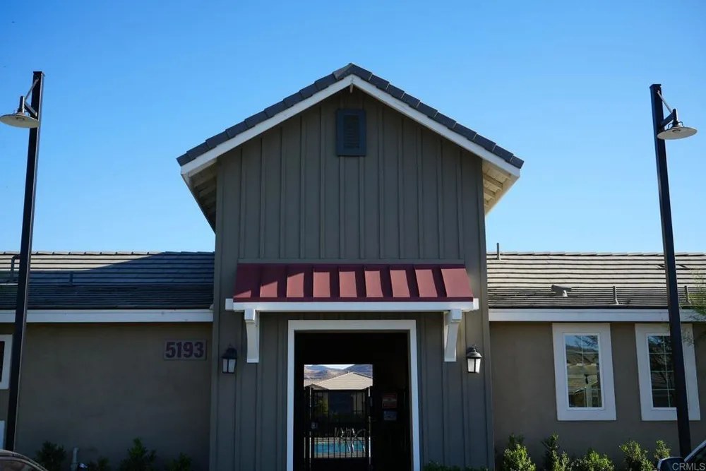 1816 Tapaderos St, Hemet, CA 92545
