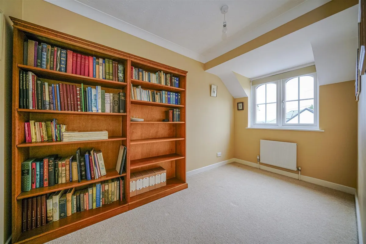 Hillfield Road, Hemel Hempstead, Hertfordshire, HP2 4AB
