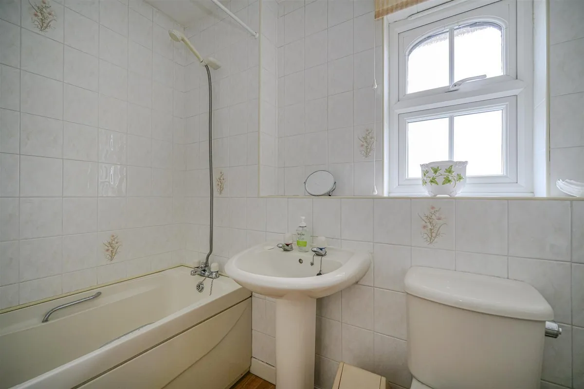 Hillfield Road, Hemel Hempstead, Hertfordshire, HP2 4AB