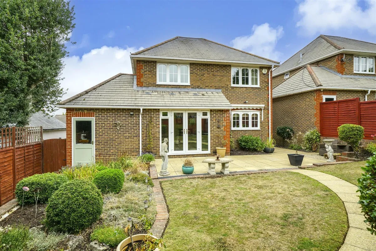Hillfield Road, Hemel Hempstead, Hertfordshire, HP2 4AB