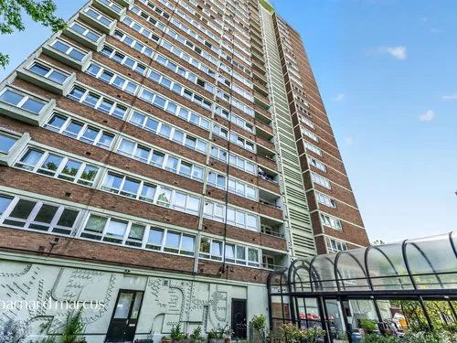 Yelverton Road, Londonphoto