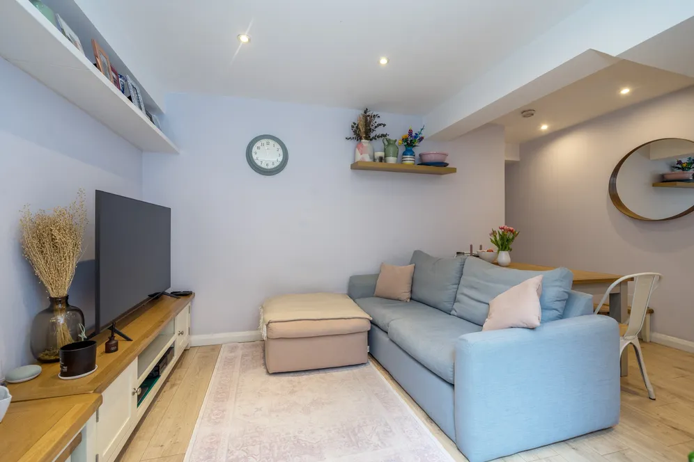 Kilburn Park Road, London, NW6 photo 15
