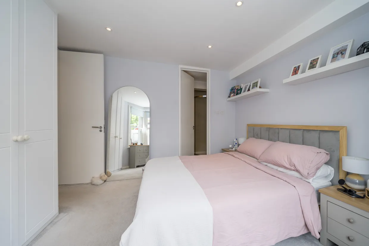 Kilburn Park Road, London, NW6 photo 24