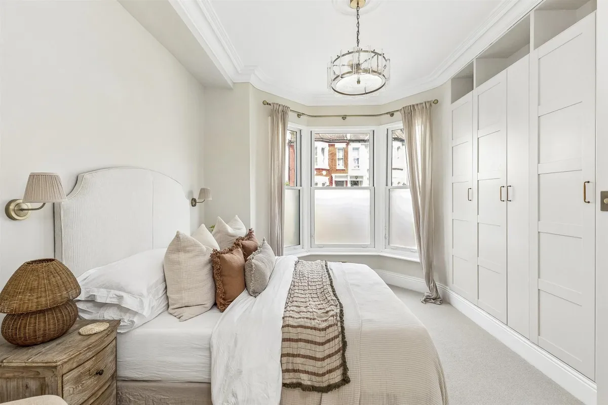 Lynton Road, London 6BL