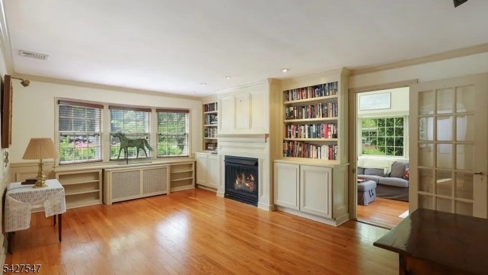1 Roselle Ave, Cranford, NJ 07016