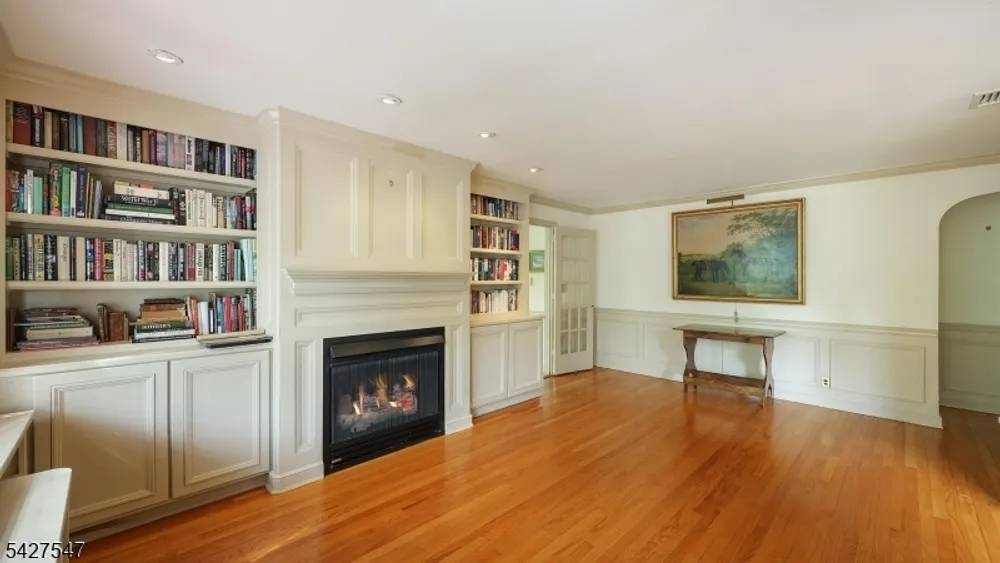 1 Roselle Ave, Cranford, NJ 07016
