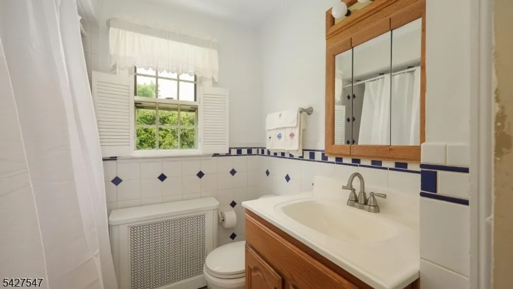 1 Roselle Ave, Cranford, NJ 07016