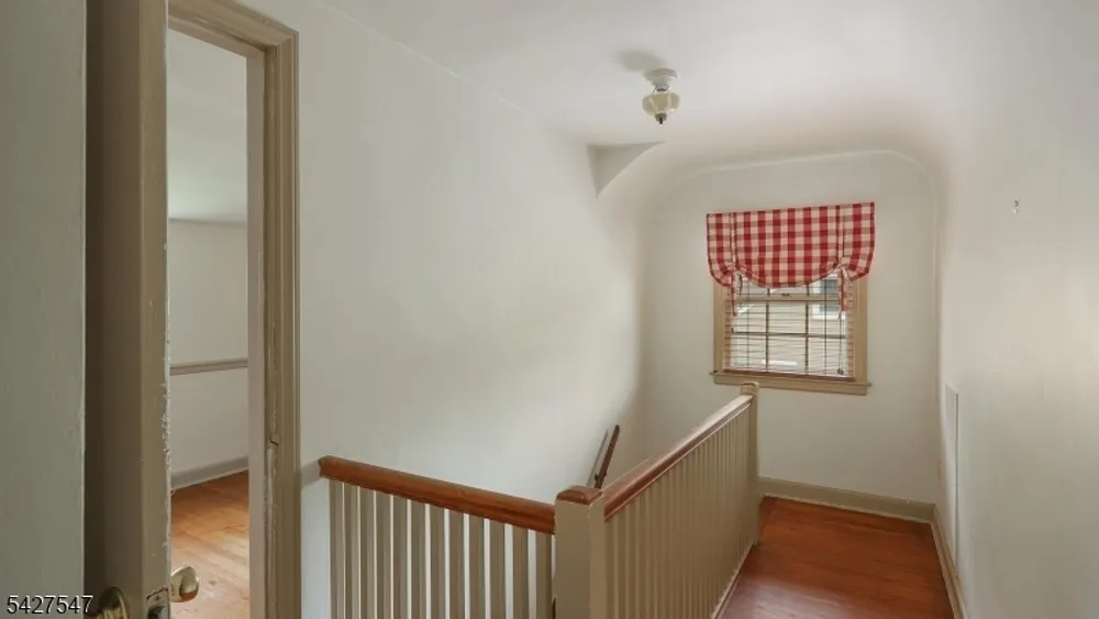 1 Roselle Ave, Cranford, NJ 07016