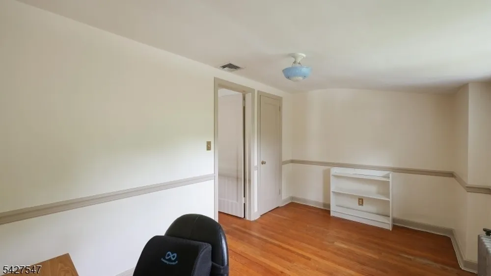 1 Roselle Ave, Cranford, NJ 07016
