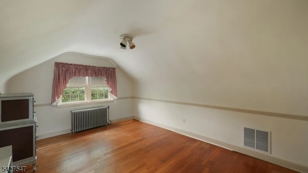 1 Roselle Ave, Cranford, NJ 07016