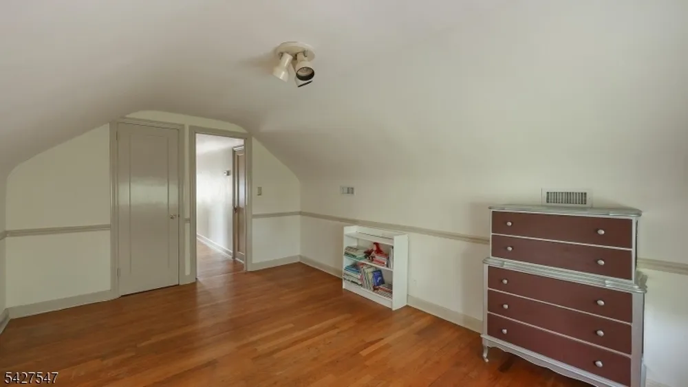 1 Roselle Ave, Cranford, NJ 07016
