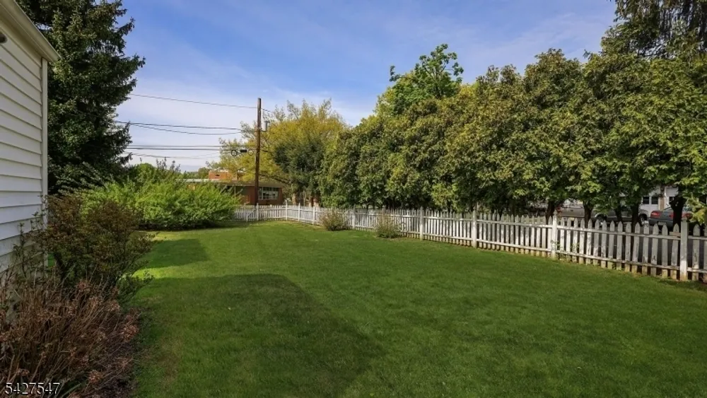 1 Roselle Ave, Cranford, NJ 07016