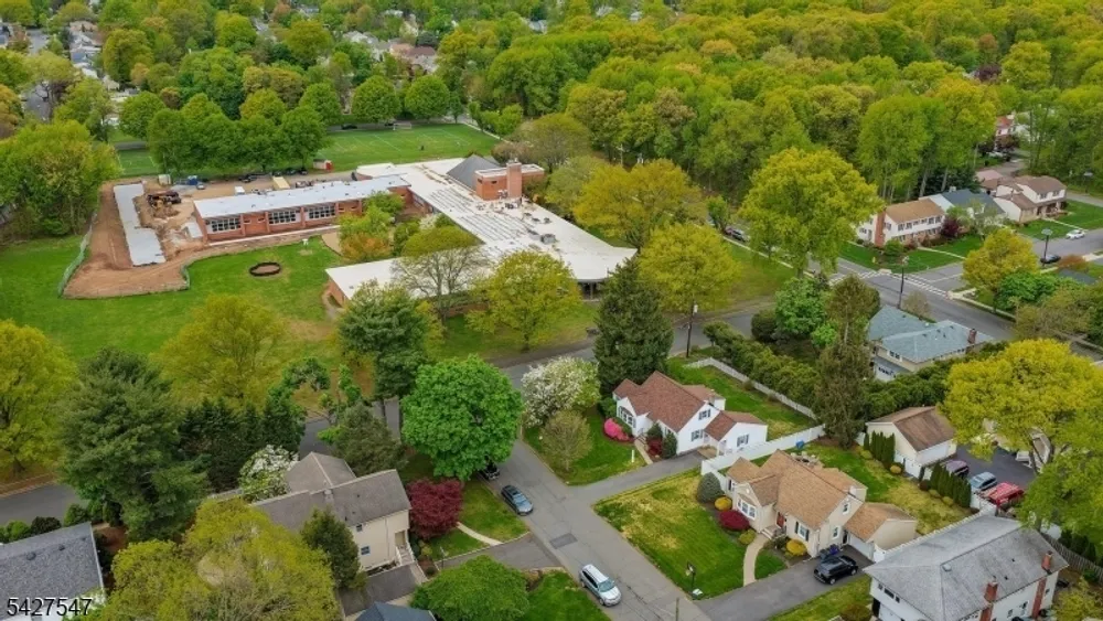 1 Roselle Ave, Cranford, NJ 07016