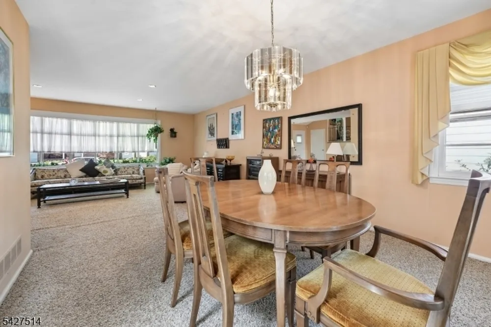 66 Warwick Circle, Springfield, NJ 07081