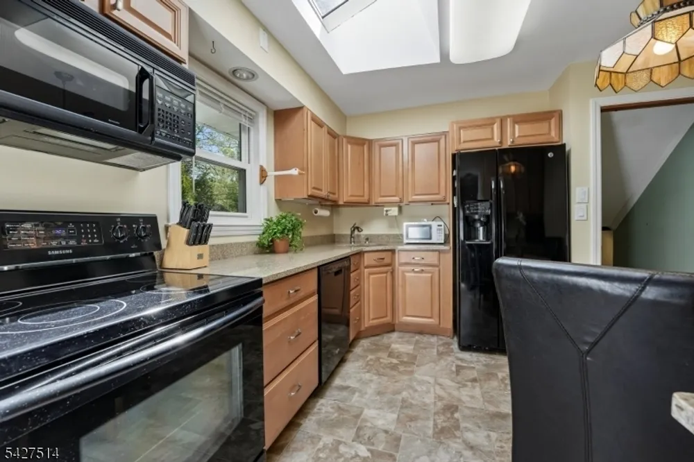 66 Warwick Circle, Springfield, NJ 07081