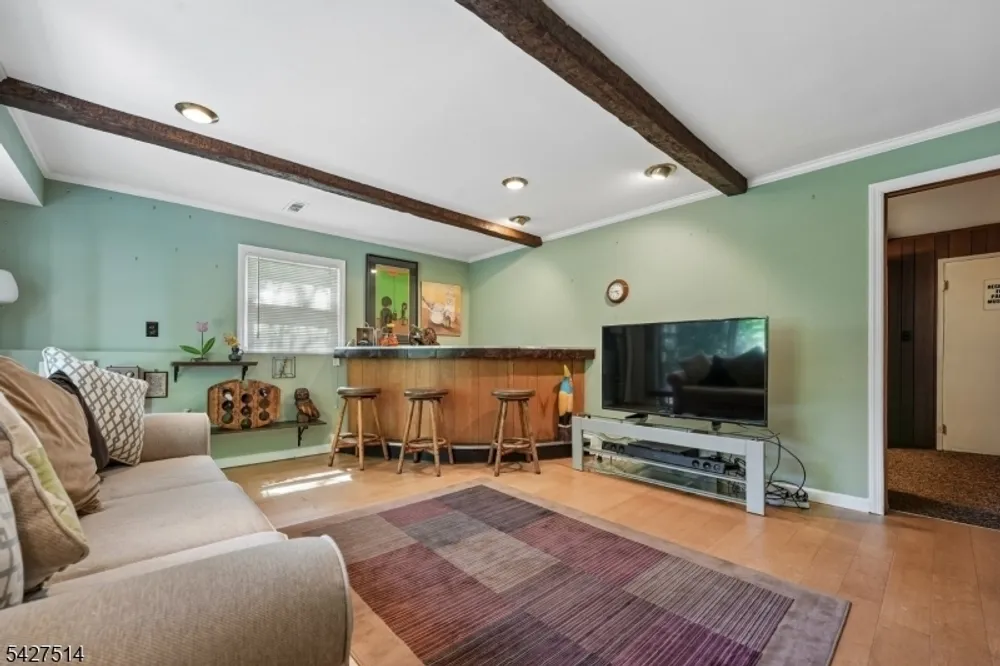 66 Warwick Circle, Springfield, NJ 07081