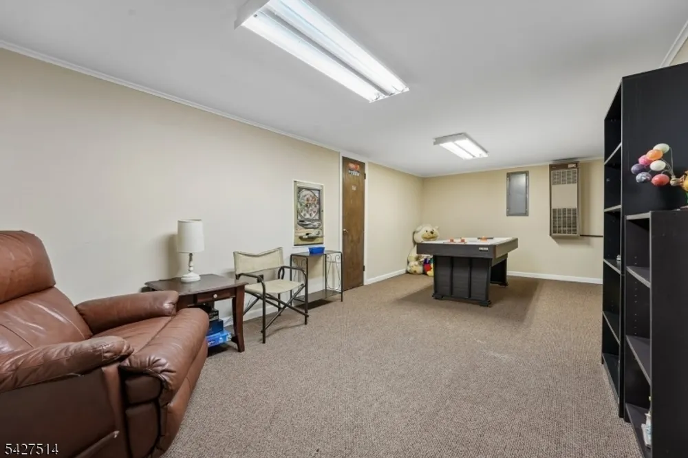66 Warwick Circle, Springfield, NJ 07081
