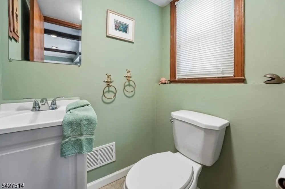 66 Warwick Circle, Springfield, NJ 07081