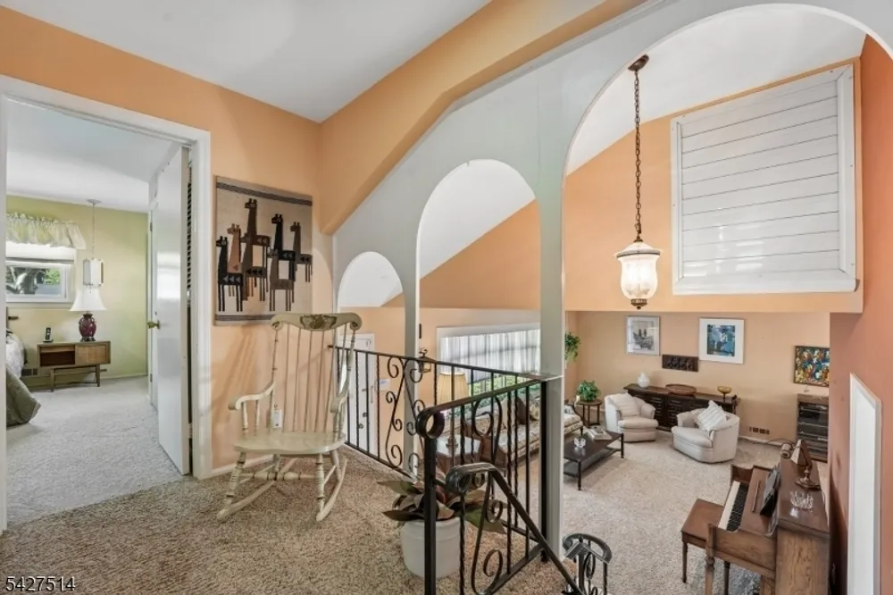 66 Warwick Circle, Springfield, NJ 07081