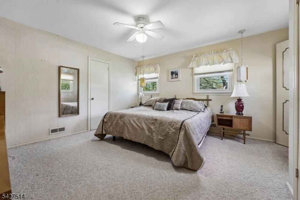 66 Warwick Circle, Springfield, NJ 07081