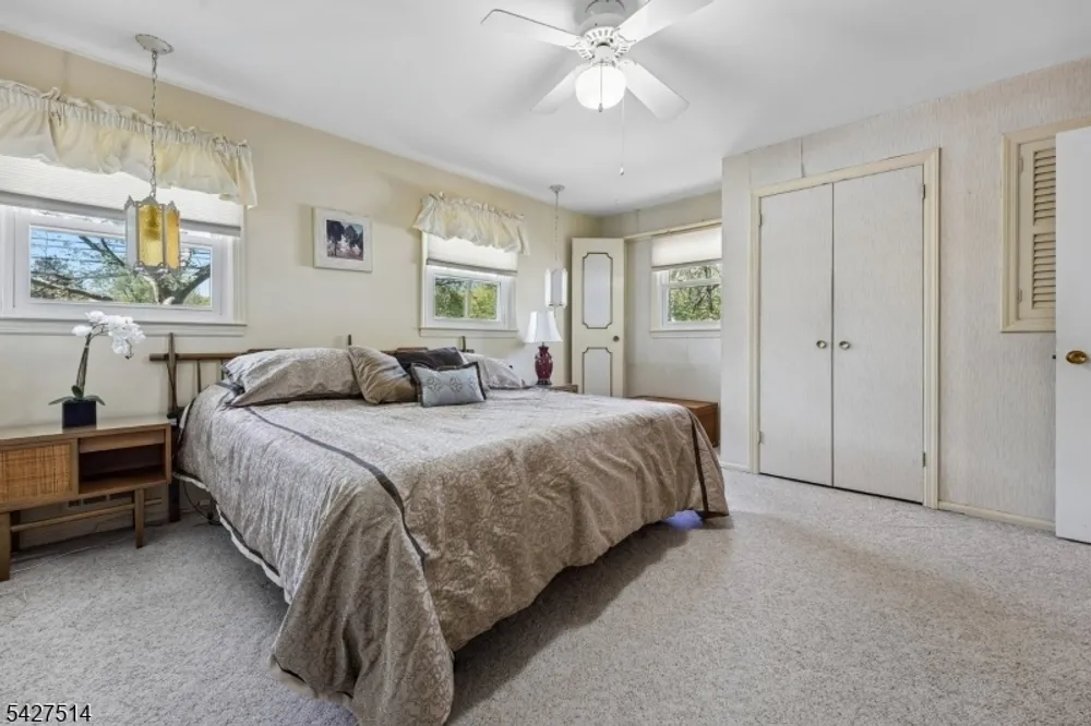66 Warwick Circle, Springfield, NJ 07081