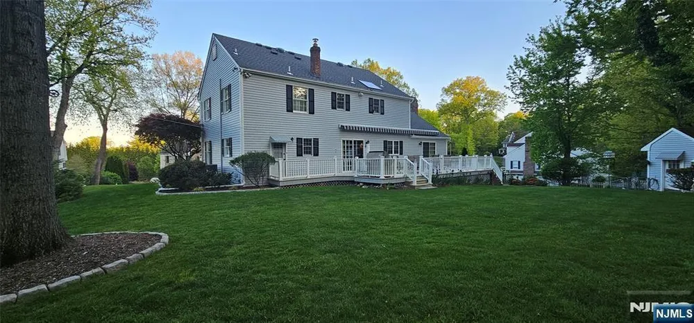 309 Paul Ct, Wyckoff, NJ 07481
