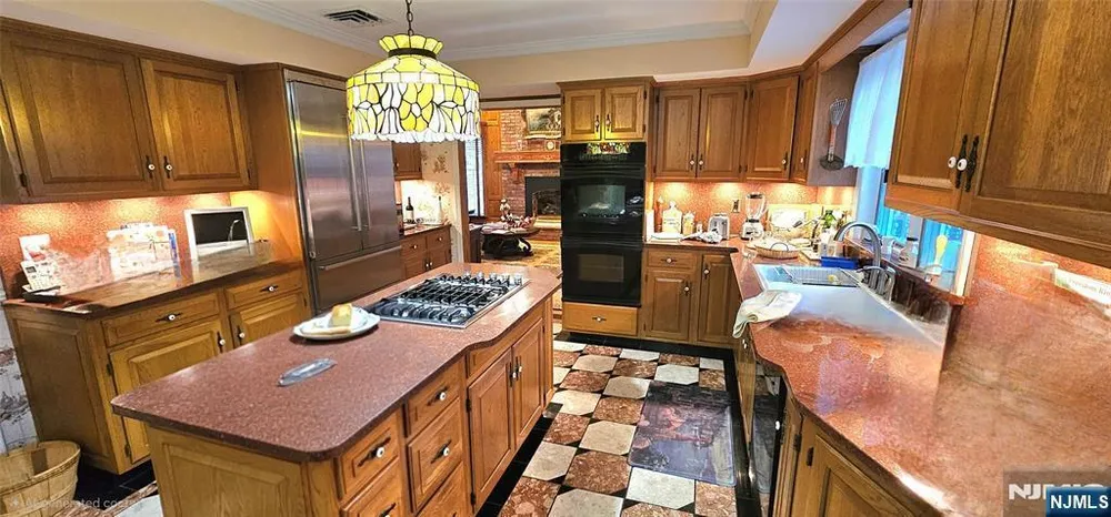309 Paul Ct, Wyckoff, NJ 07481