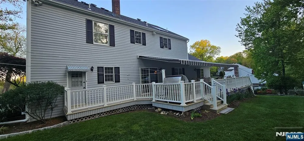 309 Paul Ct, Wyckoff, NJ 07481