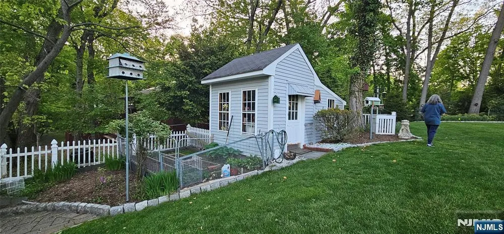 309 Paul Ct, Wyckoff, NJ 07481