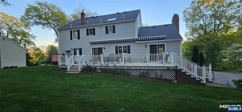 309 Paul Ct, Wyckoff, NJ 07481