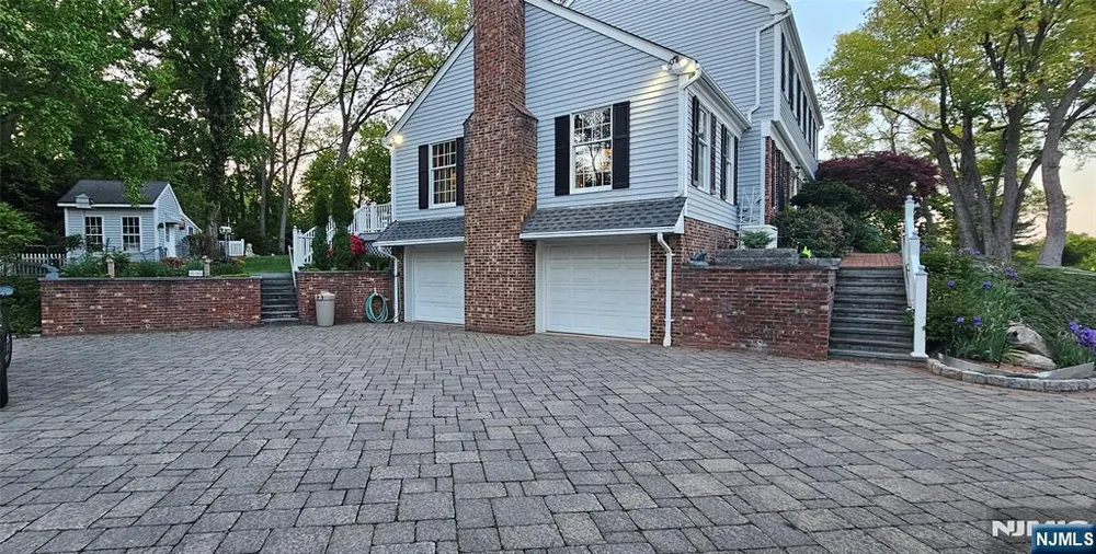 309 Paul Ct, Wyckoff, NJ 07481