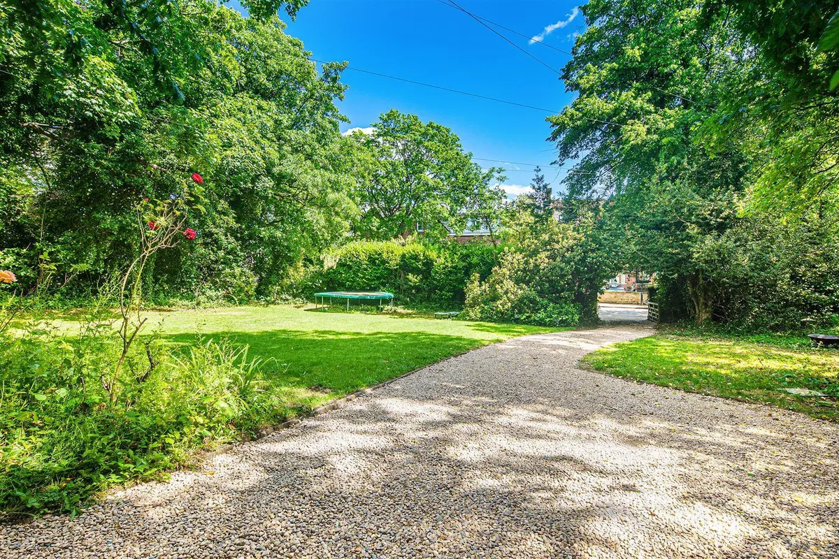 18 Priory Road, Nether Edge Village, S7 1LW