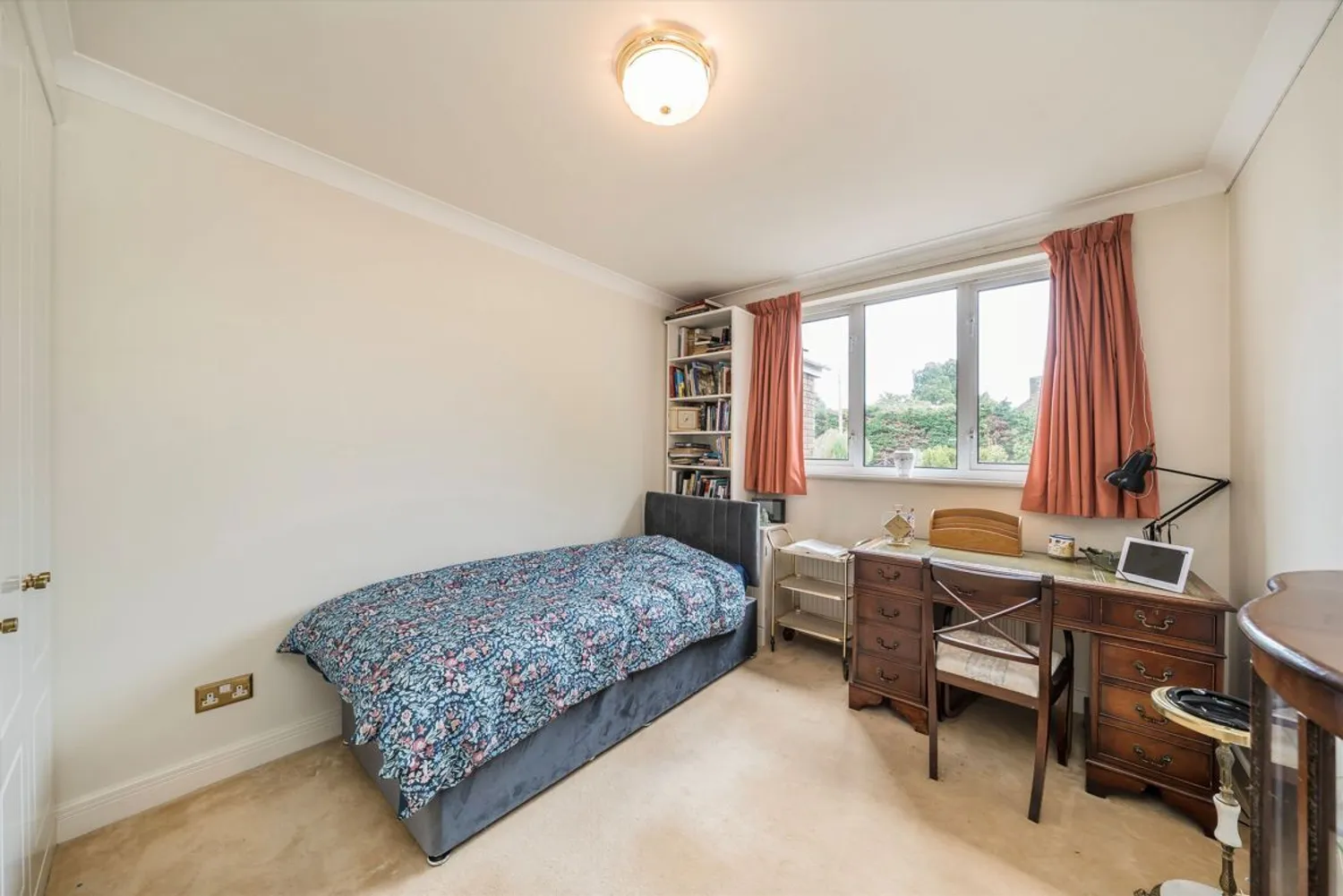 Oatlands Drive, Weybridge, KT13 photo 5