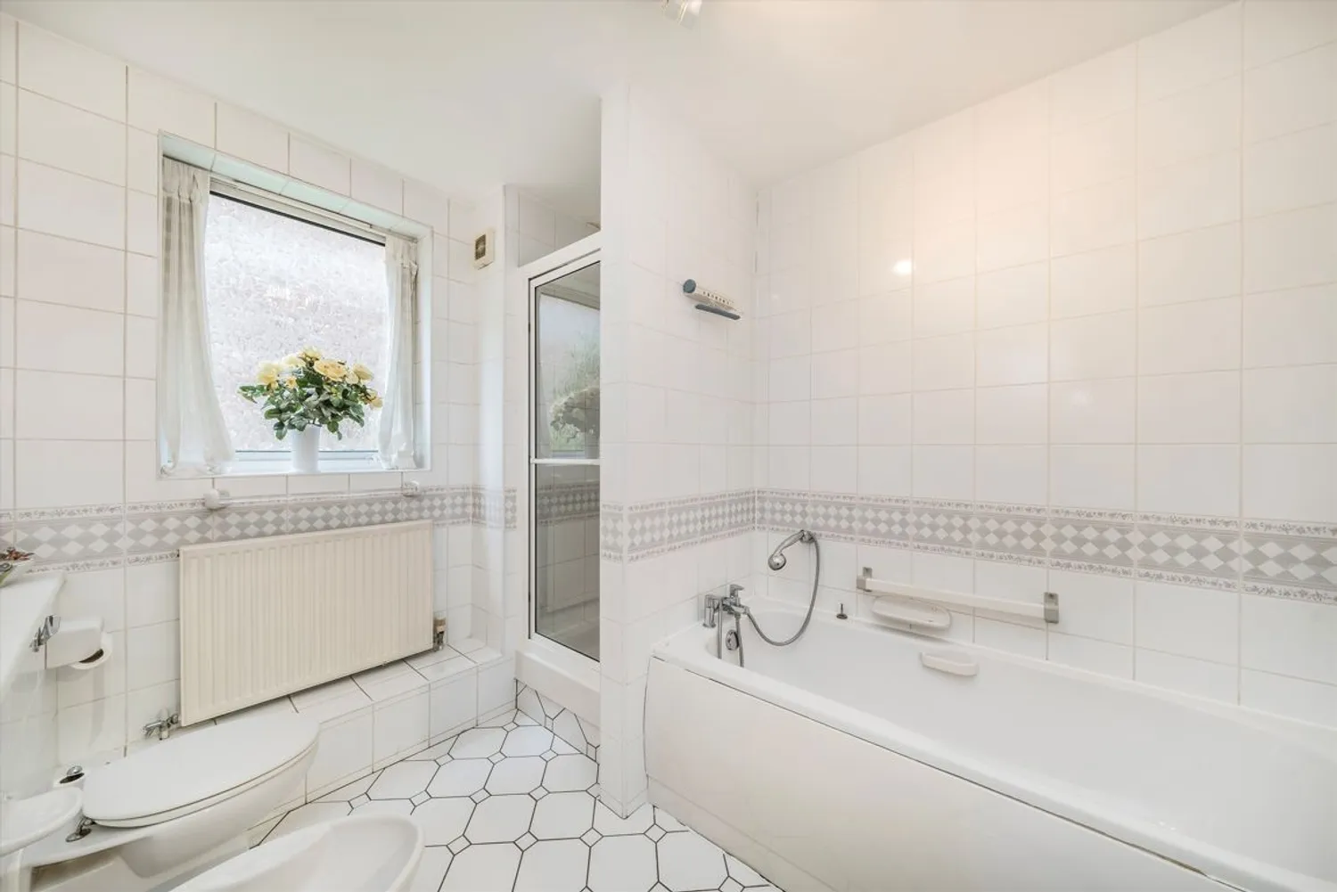 Oatlands Drive, Weybridge, KT13 photo 6
