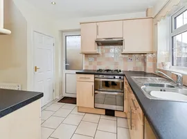 Maypole Road, Taplow, Maidenhead thumb 2
